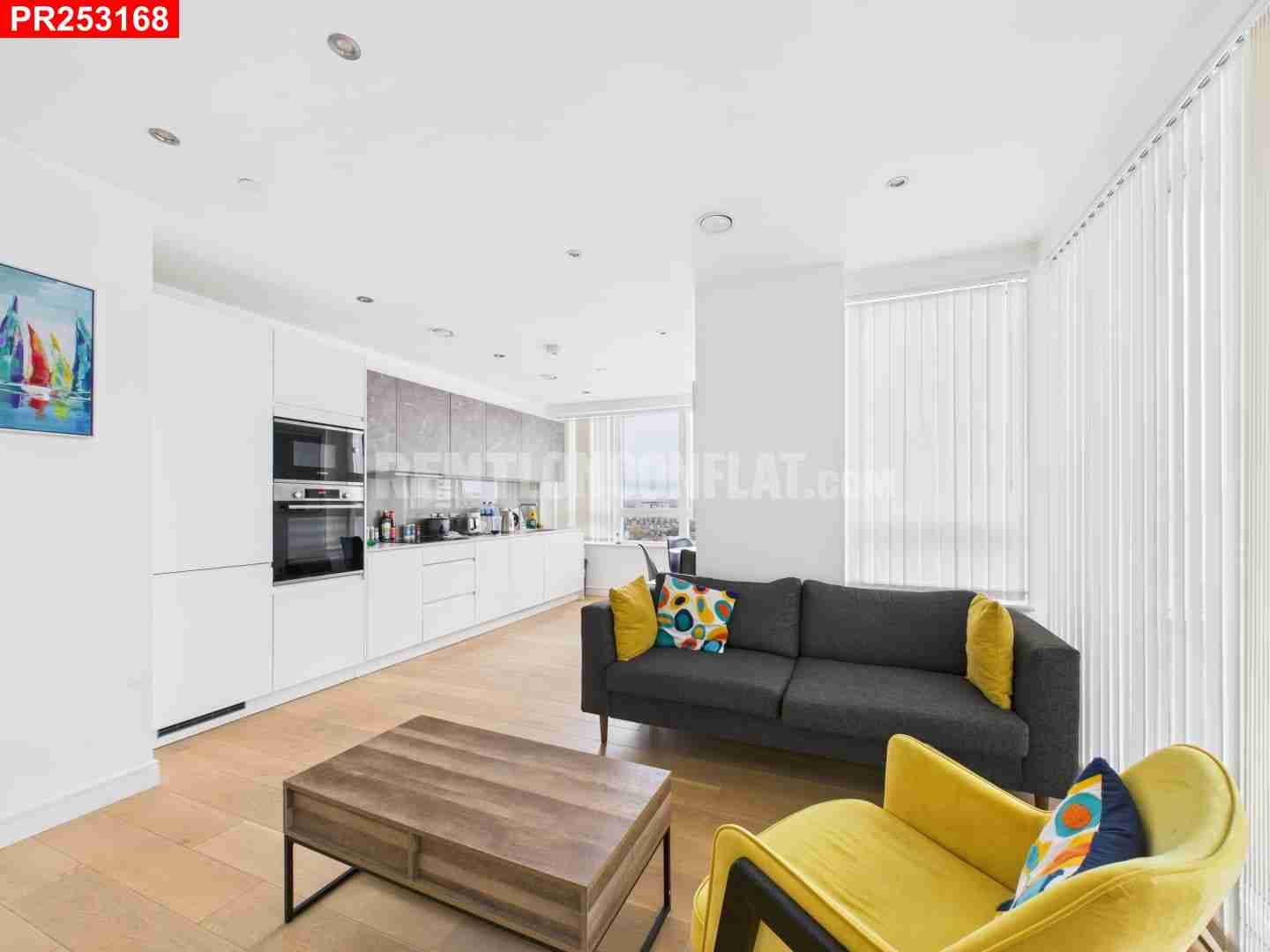Flat Winstanley Road in Greater London