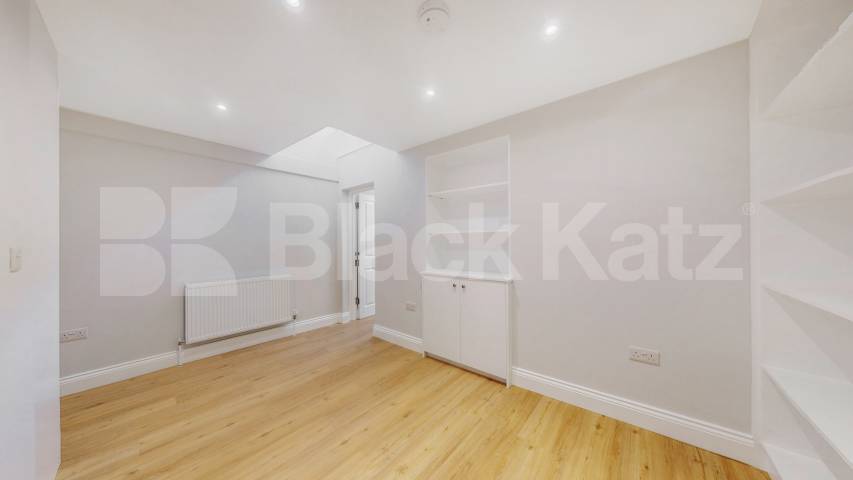 Flat Parkway in Greater London