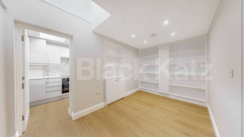 Flat Parkway in Greater London
