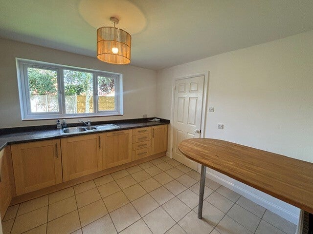 House Kempton Close in Bristol