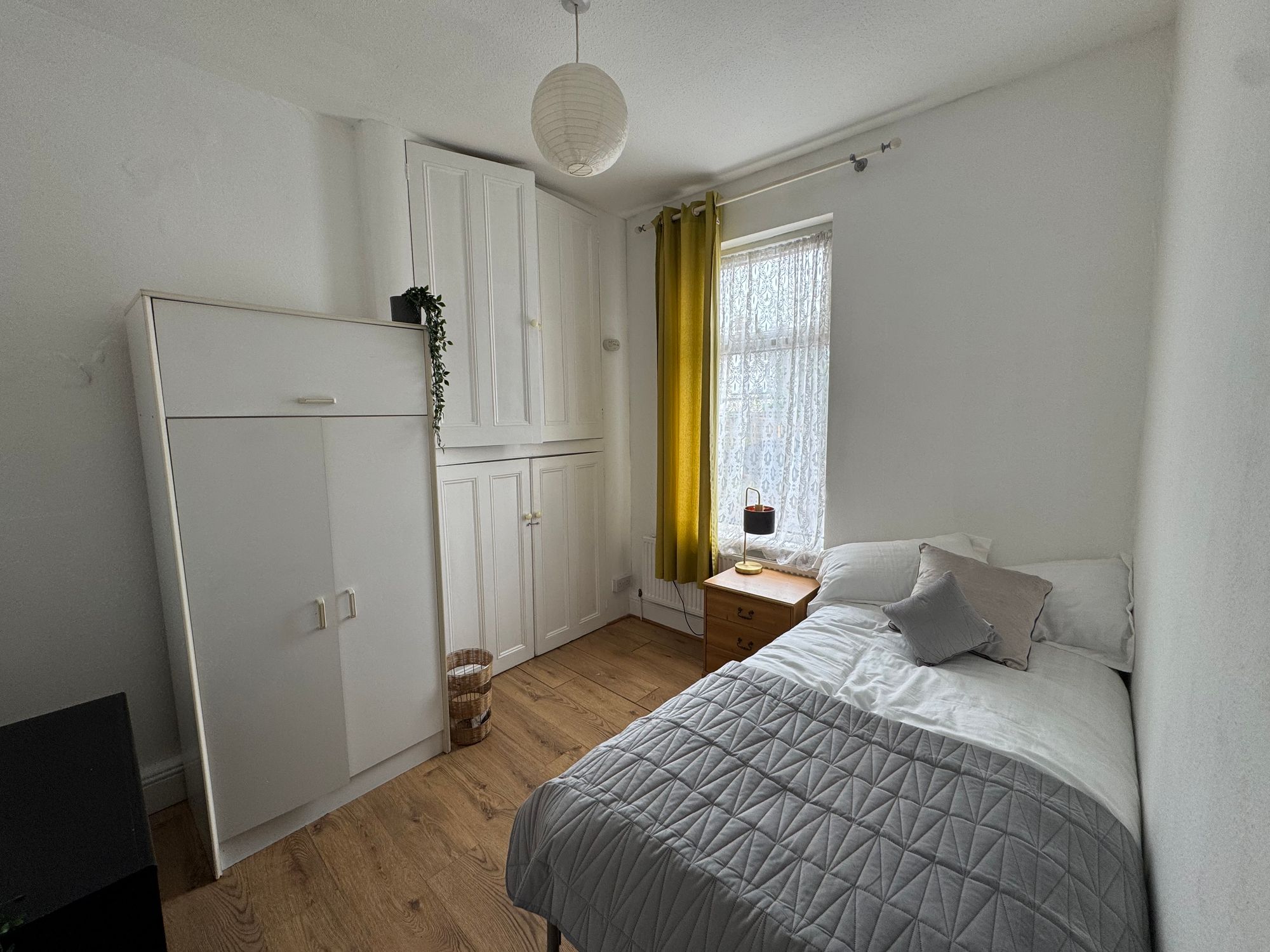 Room Caerleon Road in Newport