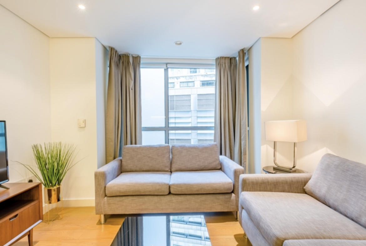 Flat Merchant Square in London