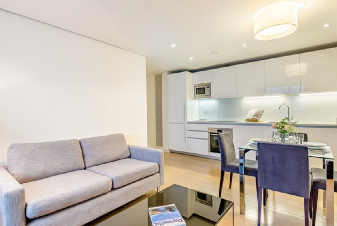 Flat Merchant Square in London