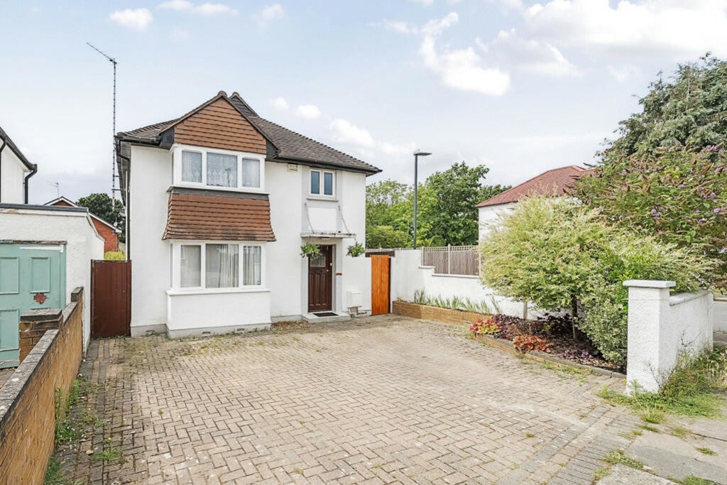 House Fulbeck Way in Greater London
