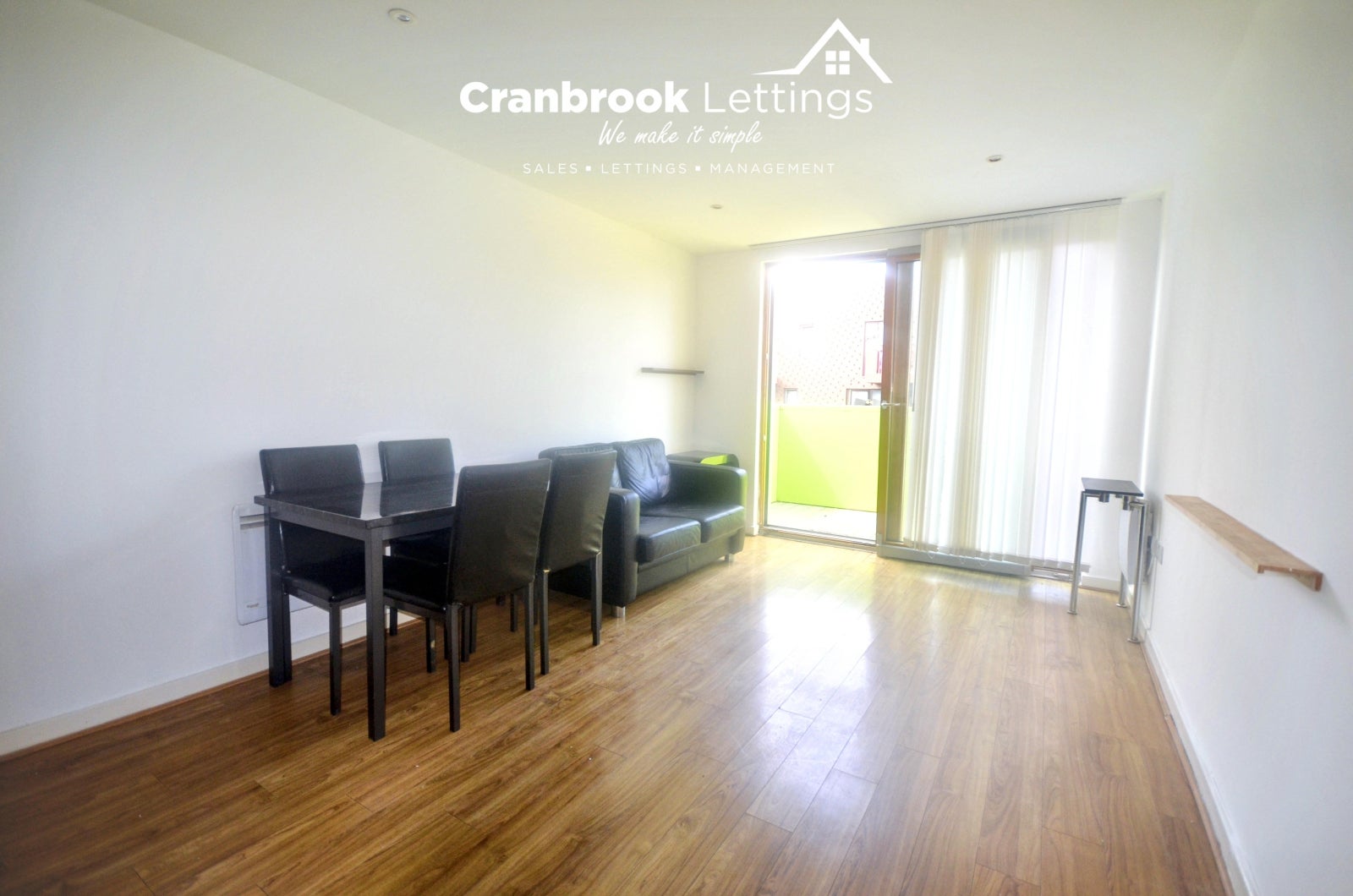 Flat Cricklefield Place in London