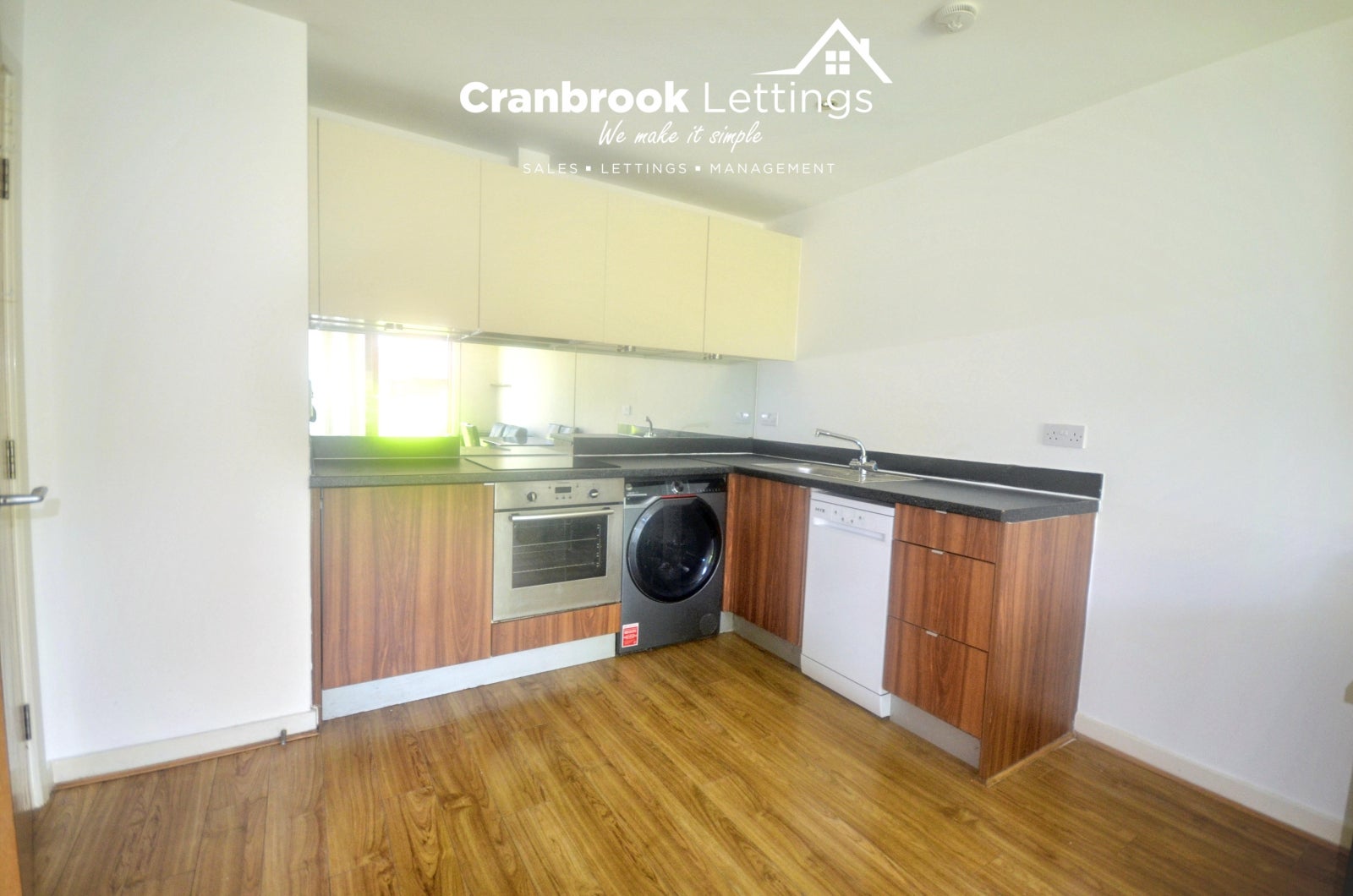 Flat Cricklefield Place in London