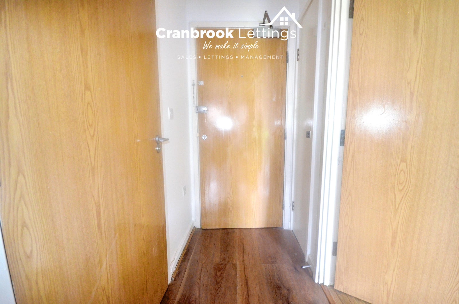 Flat Cricklefield Place in London