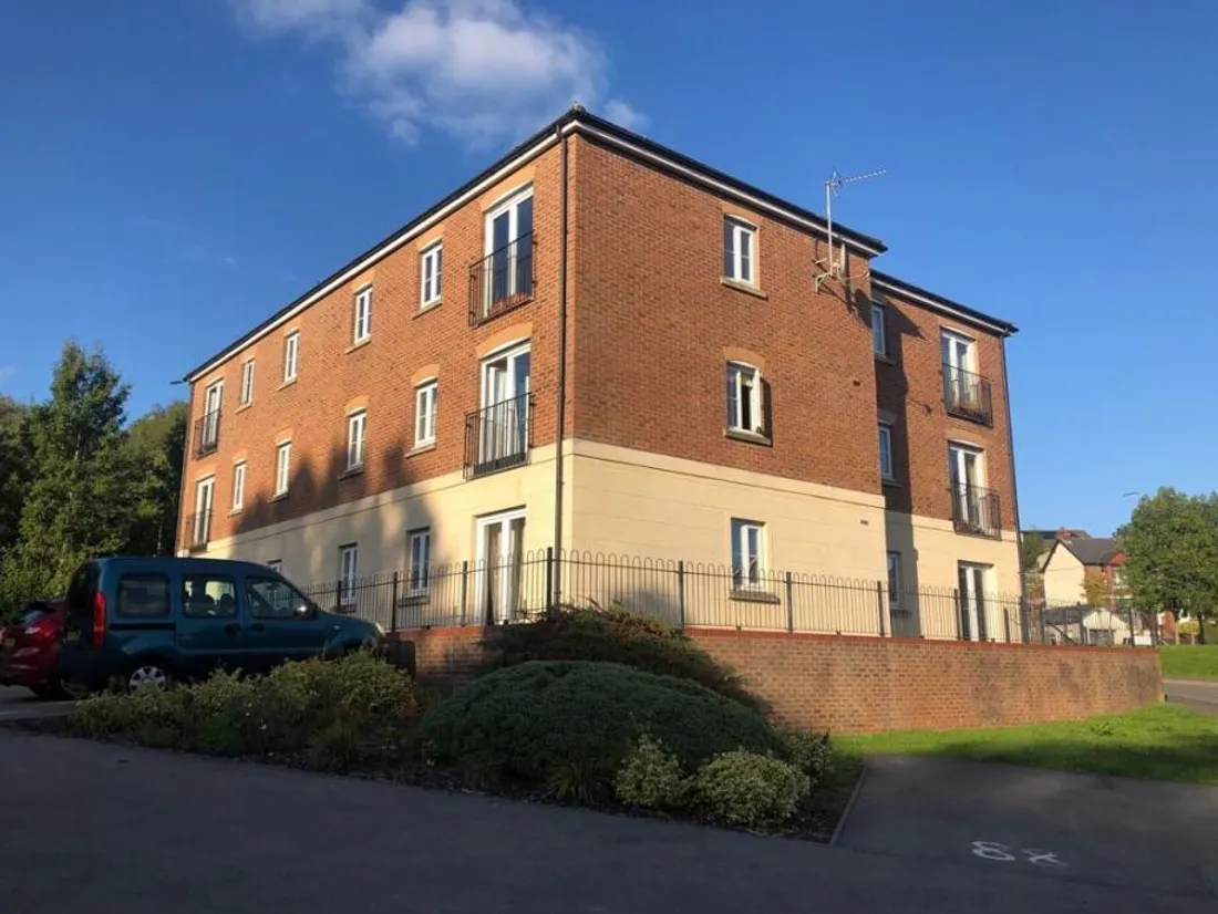 Flat Cadwal Court in Llantwit Fardre
