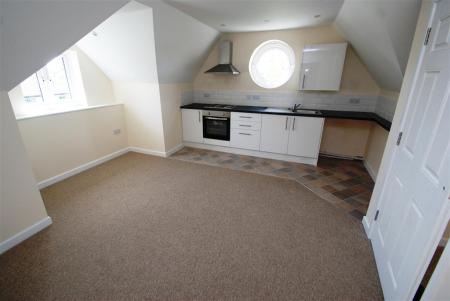 Flat Tidworth Road in Ludgershall