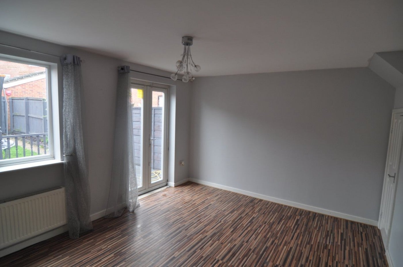 House Dewfield Close in Barnsley