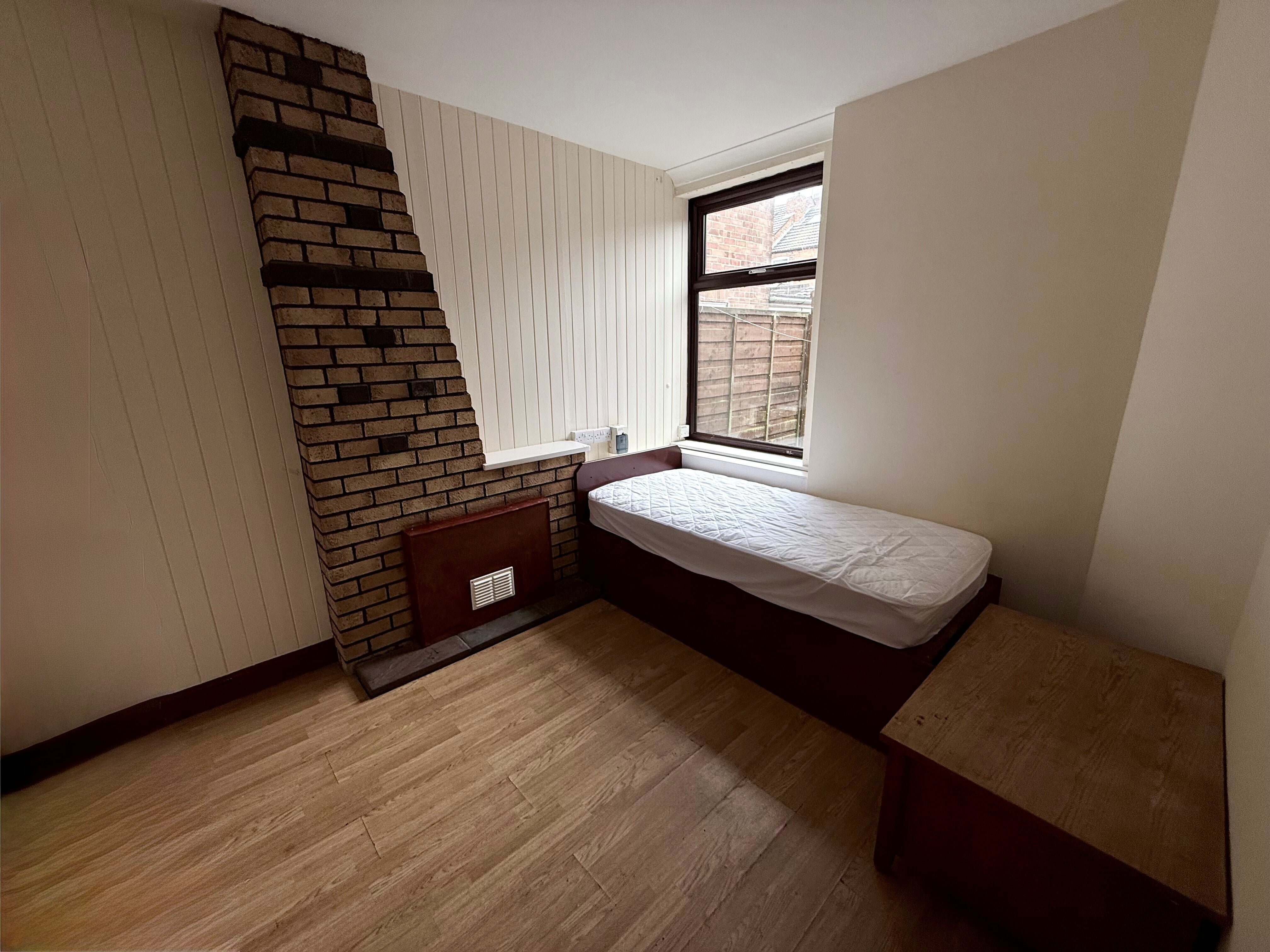 Room College Street in South Kesteven