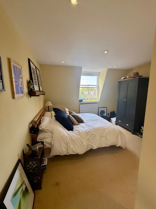 Room Holland Road in Greater London