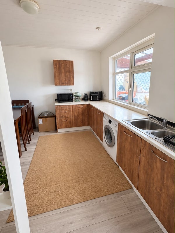 Room Leader Avenue in Greater London