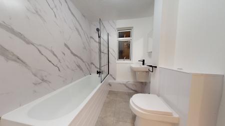 Flat Trafalgar Close in Peacehaven