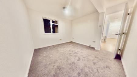 Flat Trafalgar Close in Peacehaven