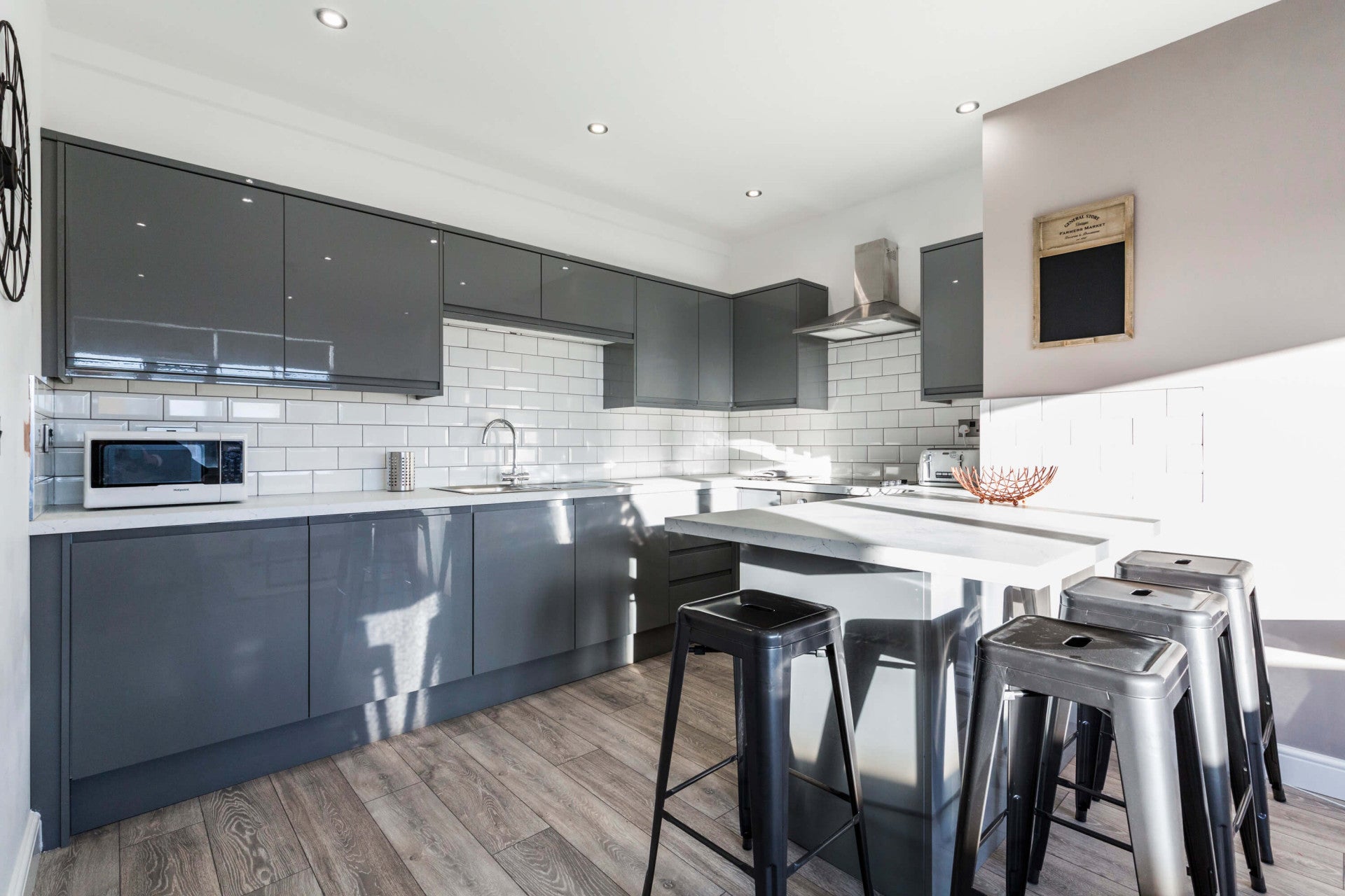Room Woodsley Road in Leeds