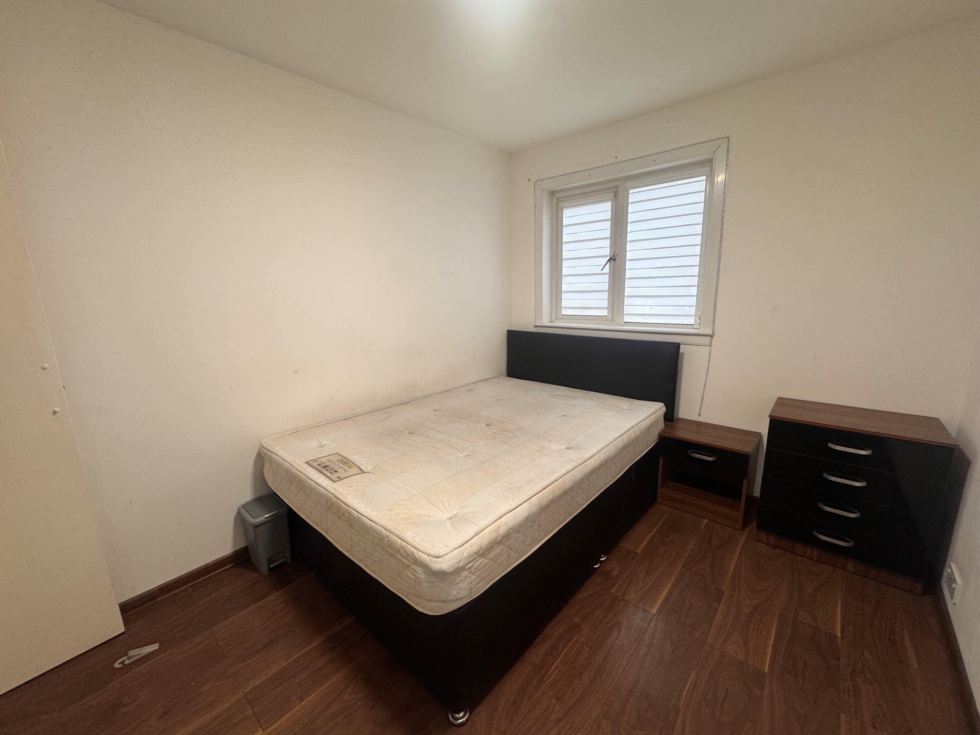 Room Farm Field Court in Northampton