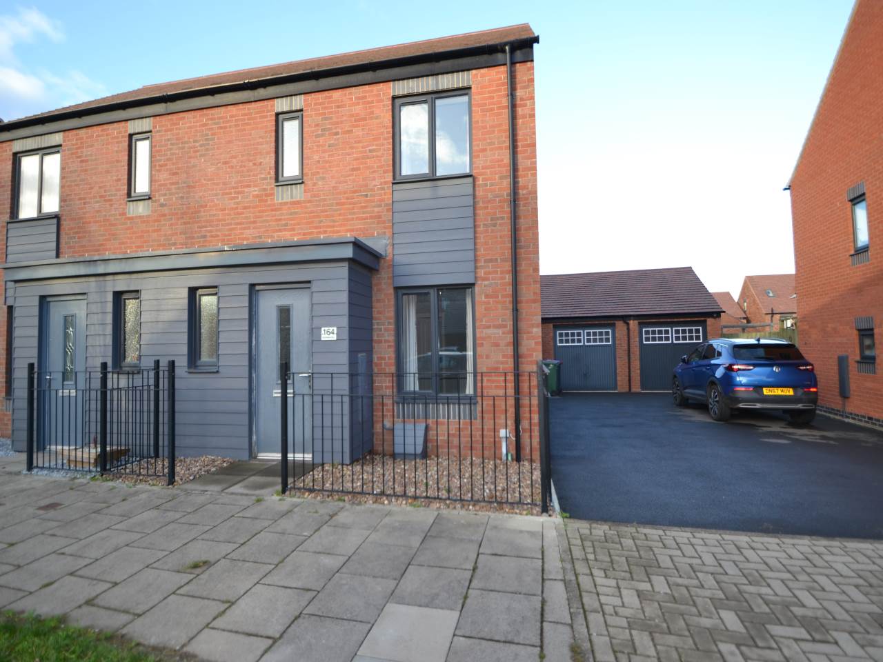 House Birchfield Way in Dawley