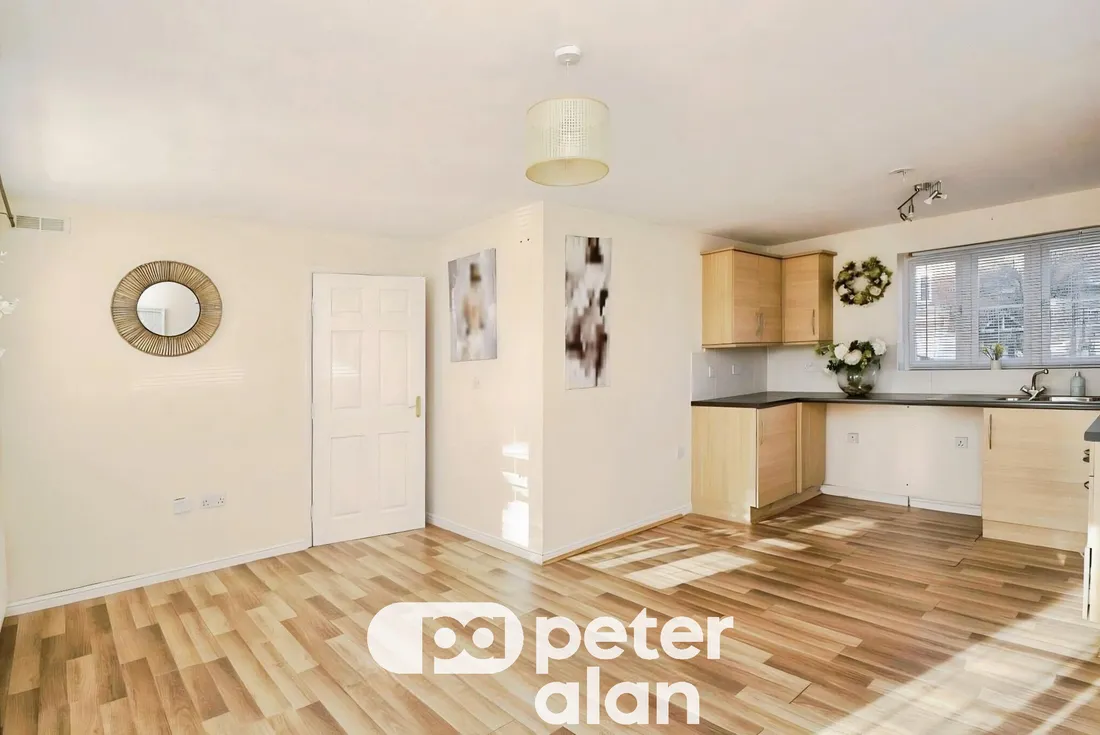 Flat Argosy Way in Newport