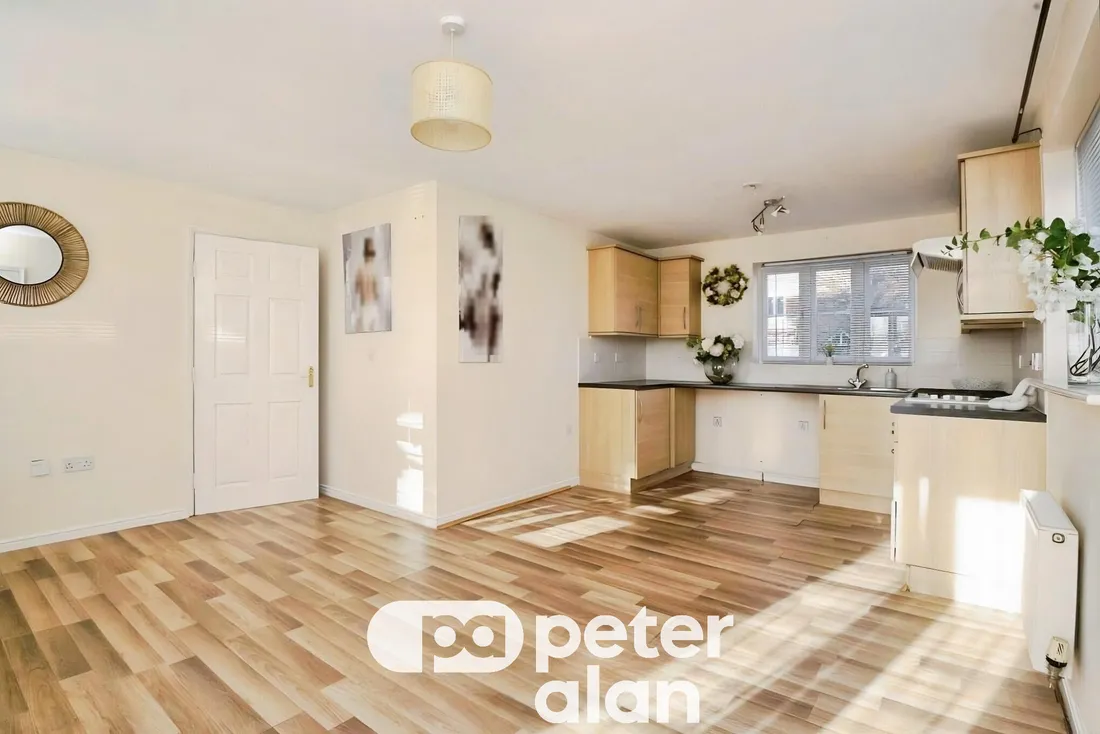 Flat Argosy Way in Newport