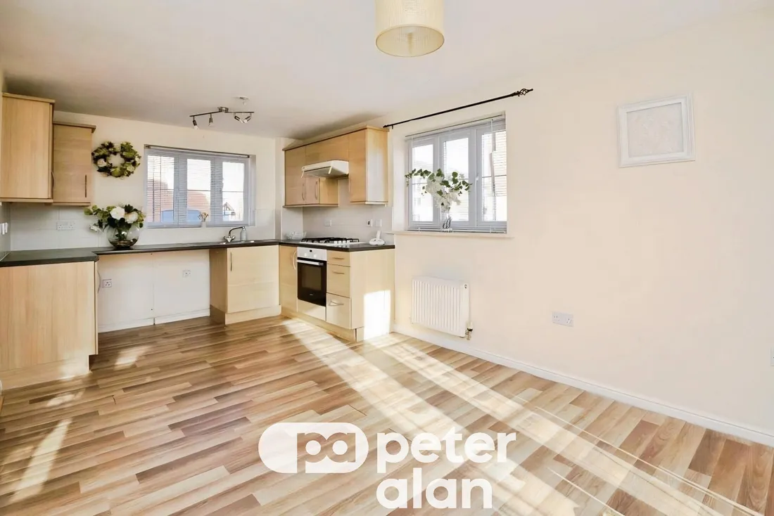 Flat Argosy Way in Newport
