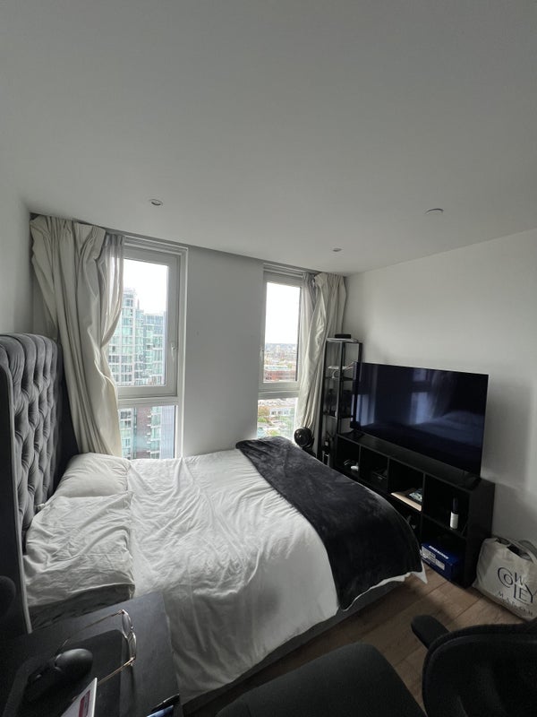 Flat Alie Street in Greater London