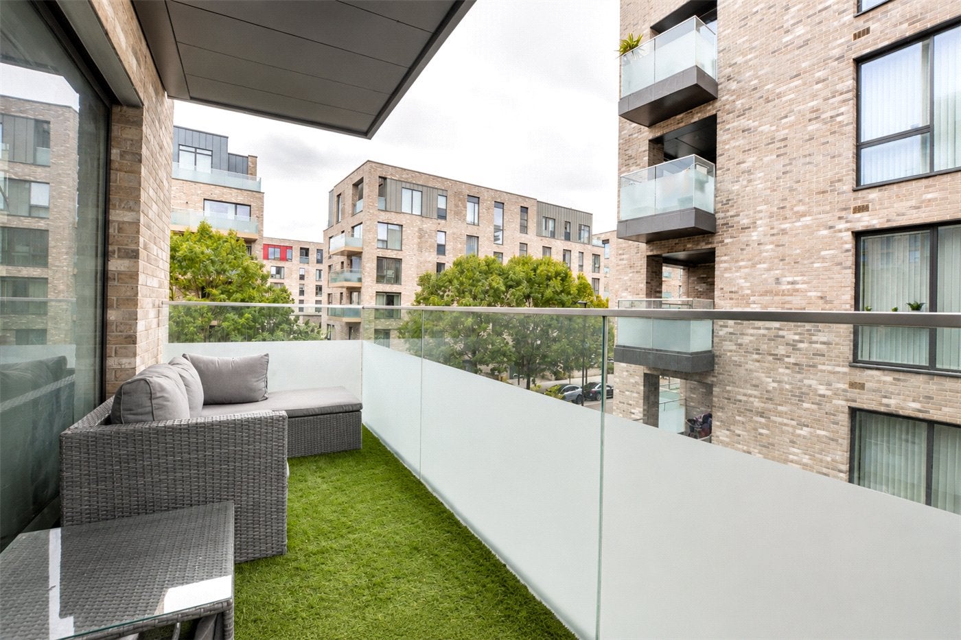 Flat Fergus Street in Greater London