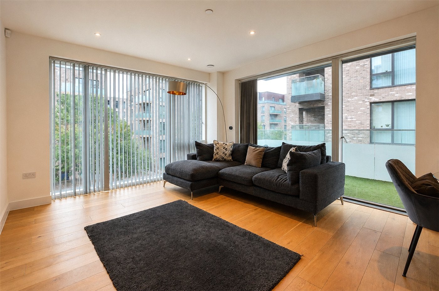 Flat Fergus Street in Greater London