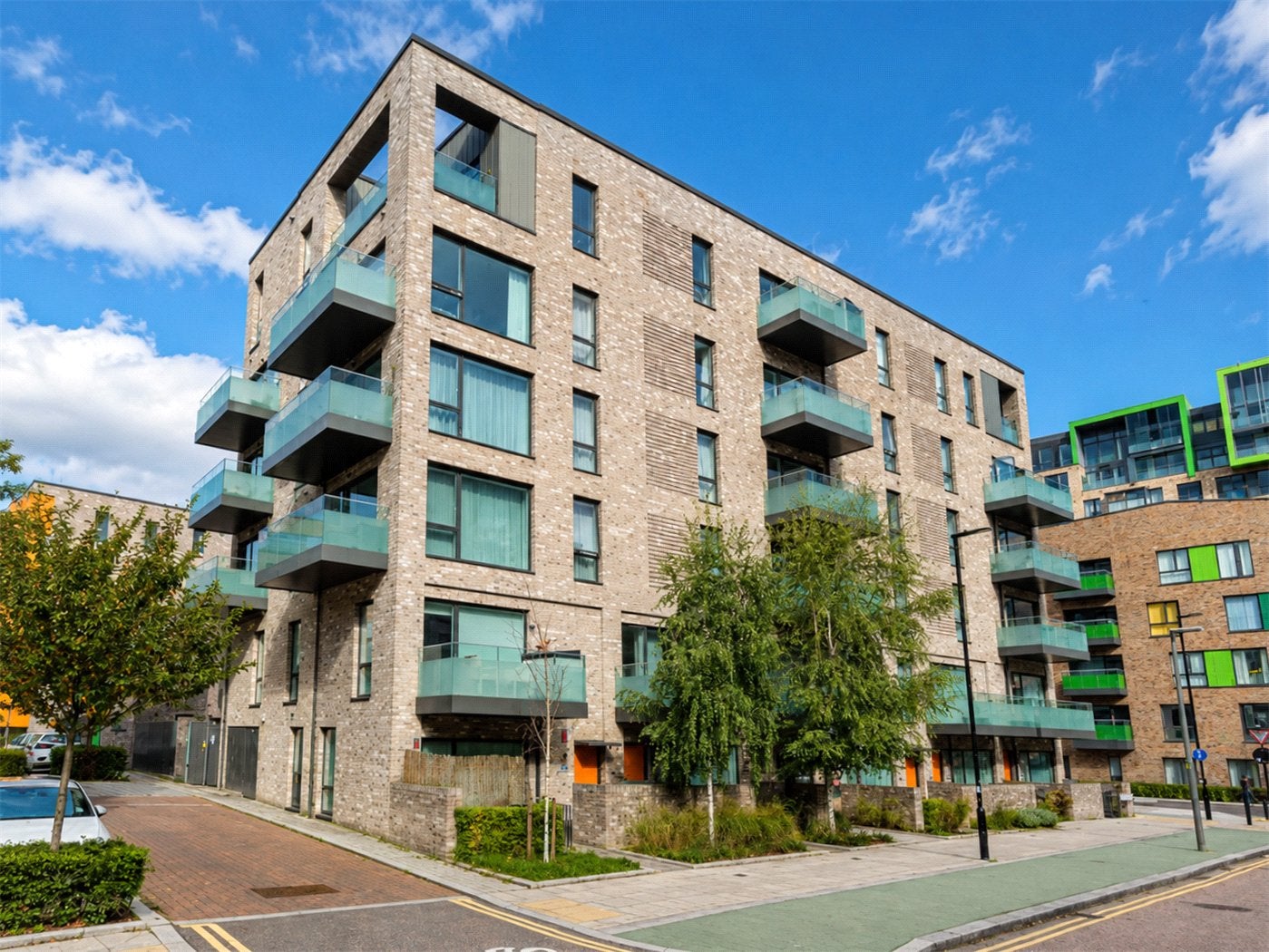 Flat Fergus Street in Greater London