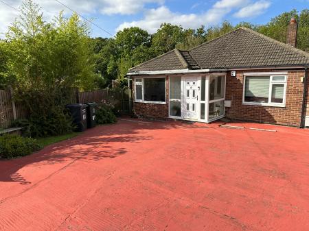 Flat Norfield Road in Dartford