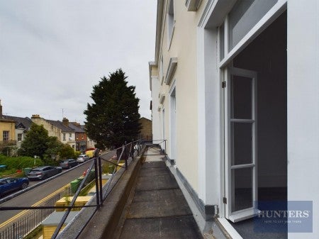 Flat Grosvenor Street in Cheltenham