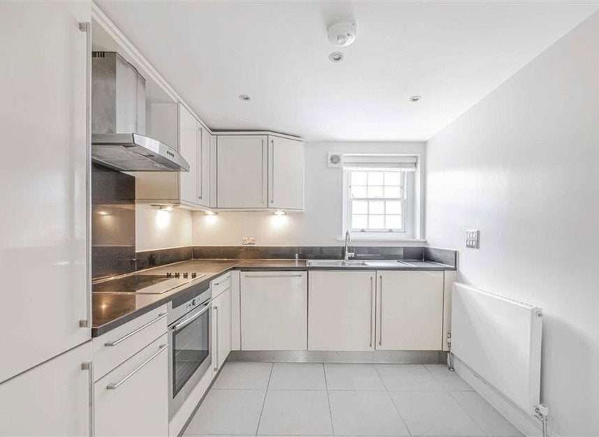 Flat Seymour Place in City of Westminster