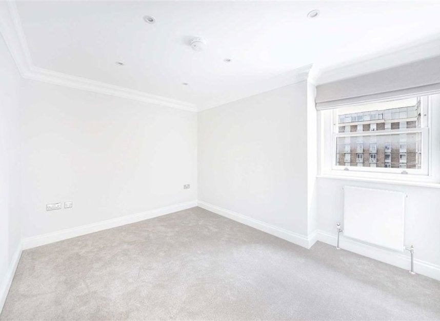 Flat Seymour Place in City of Westminster