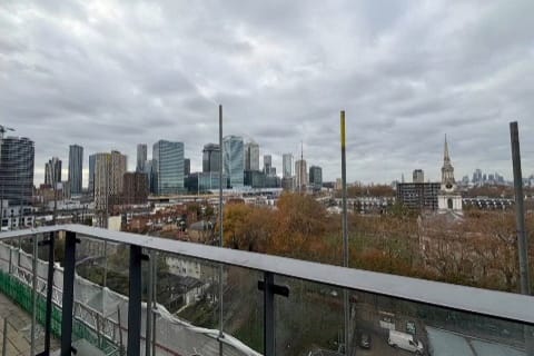 Room Woolmore Street in Greater London