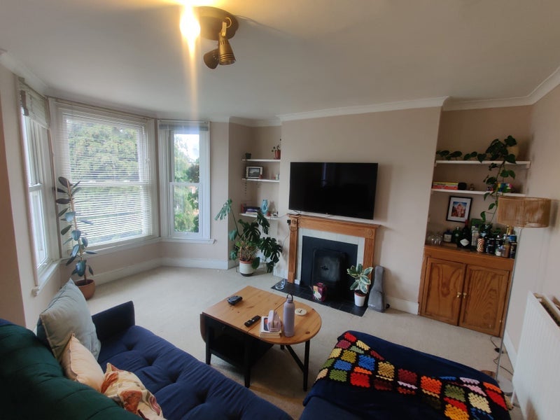 Flat Elmcourt Road in Greater London
