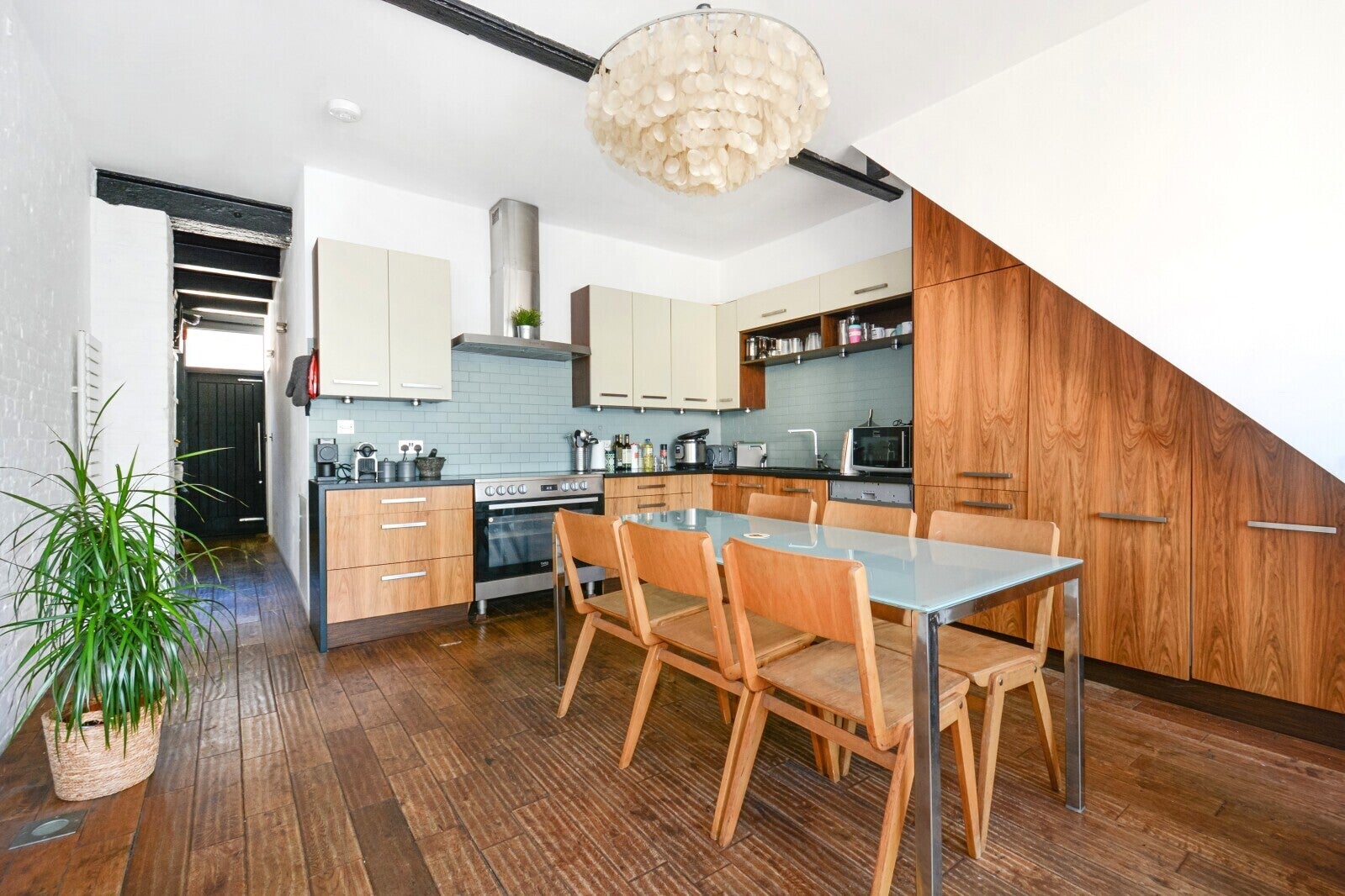 Flat Mansford Street in Greater London