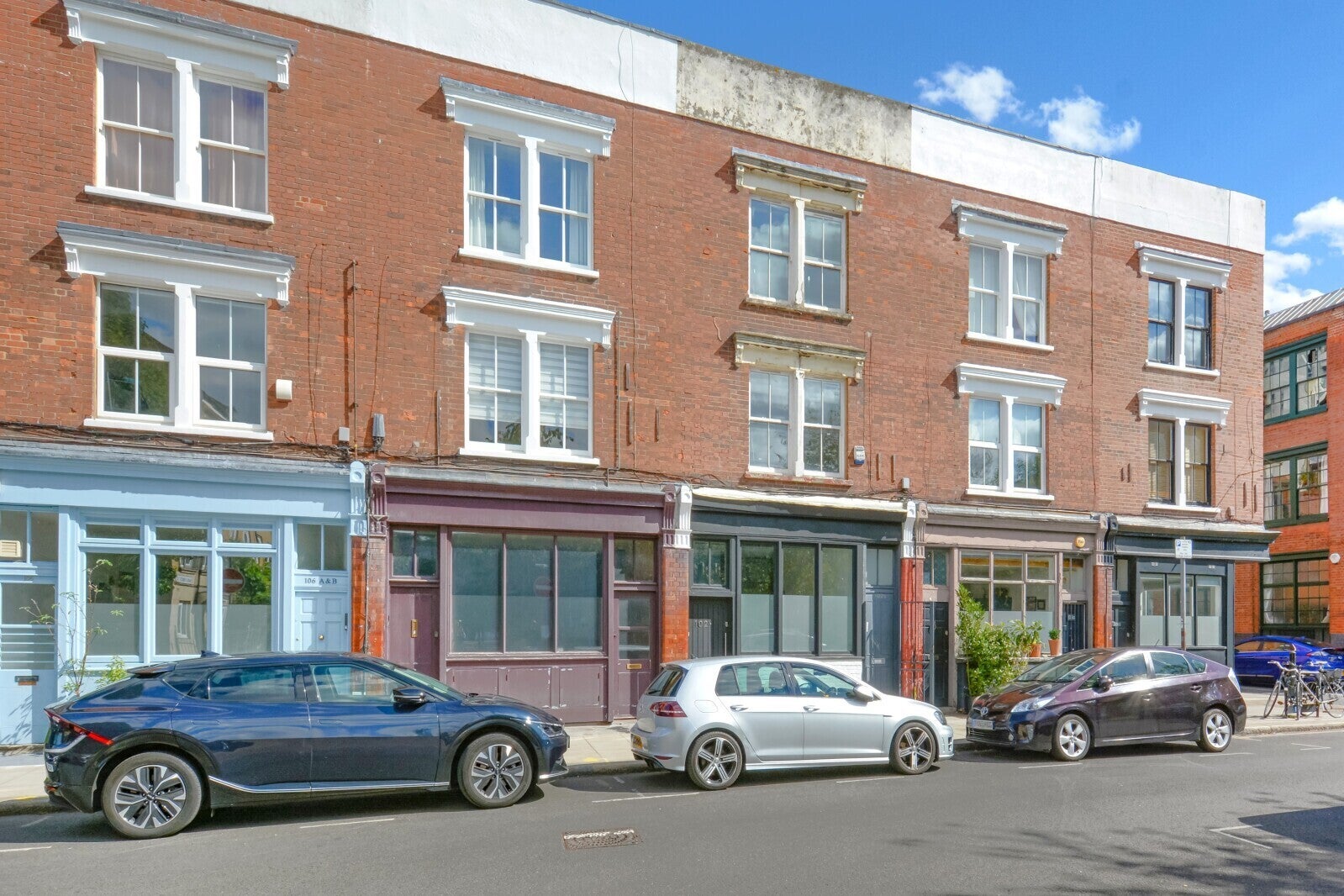 Flat Mansford Street in Greater London