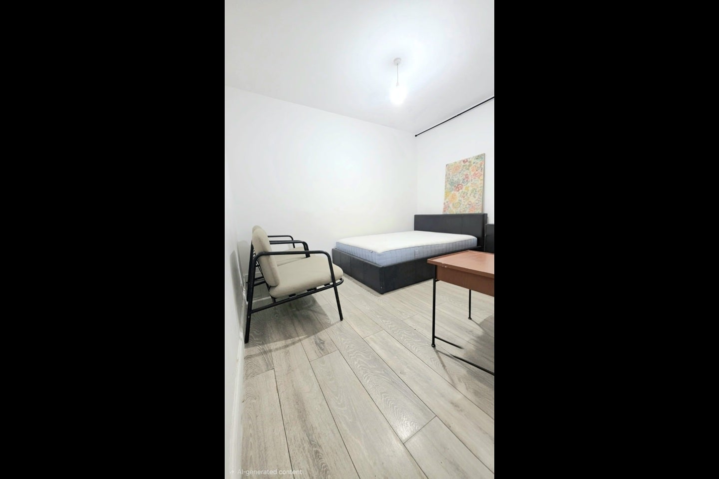 Room Oaklands Park Avenue in Greater London