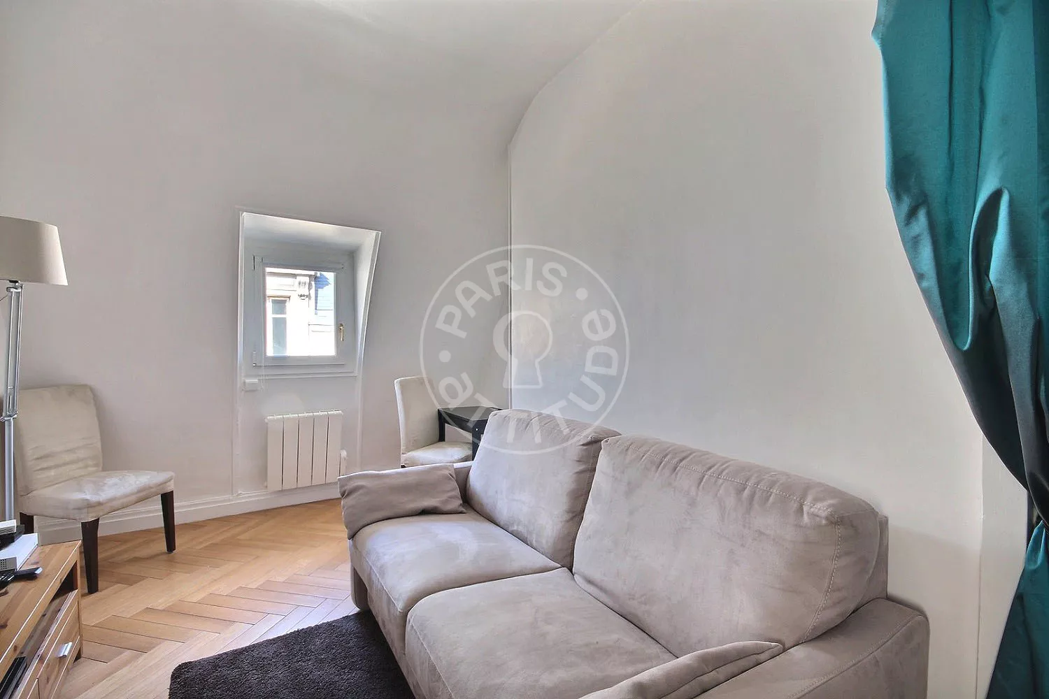 Flat Rue Favart in Paris