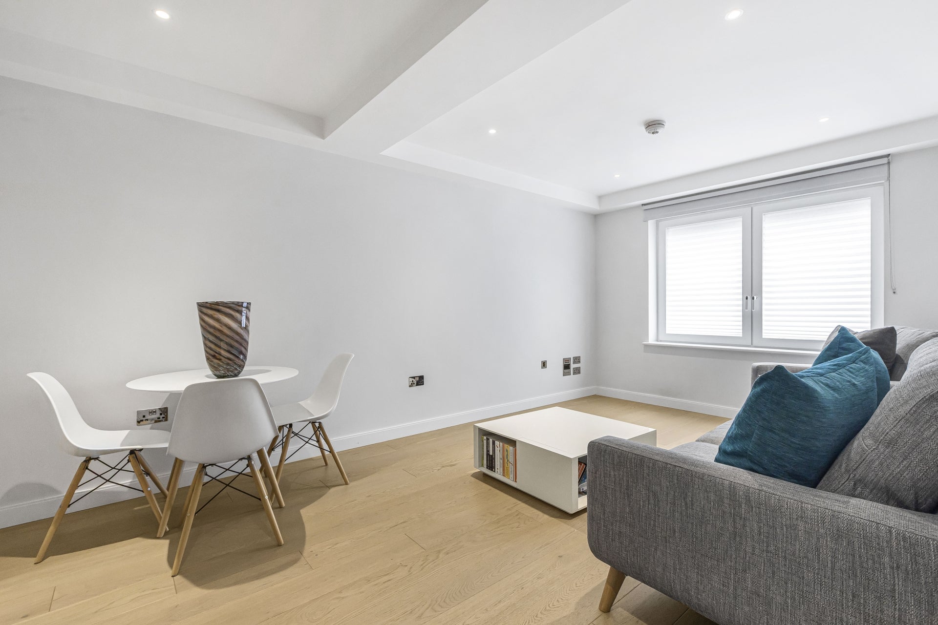 Flat Kingsland Road in Greater London