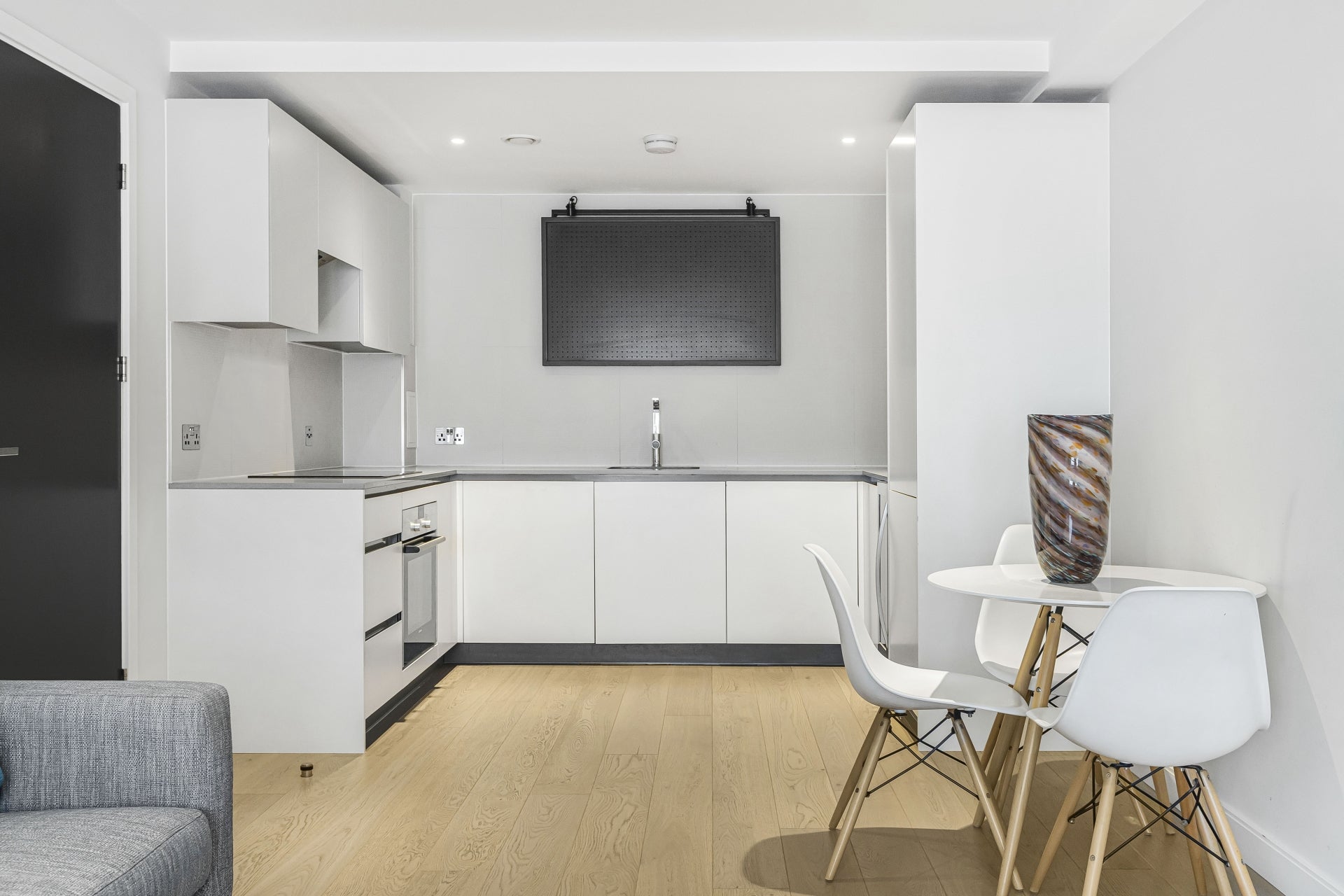 Flat Kingsland Road in Greater London