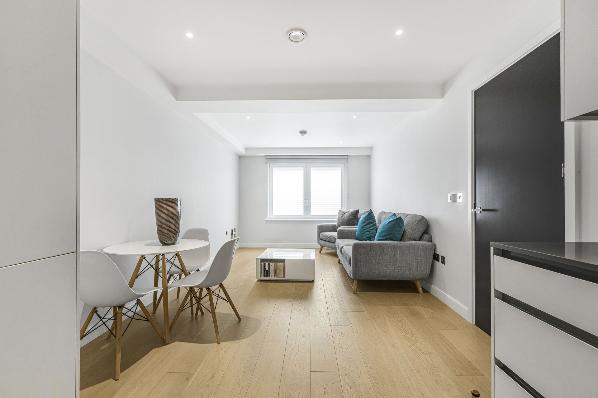 Flat Kingsland Road in Greater London