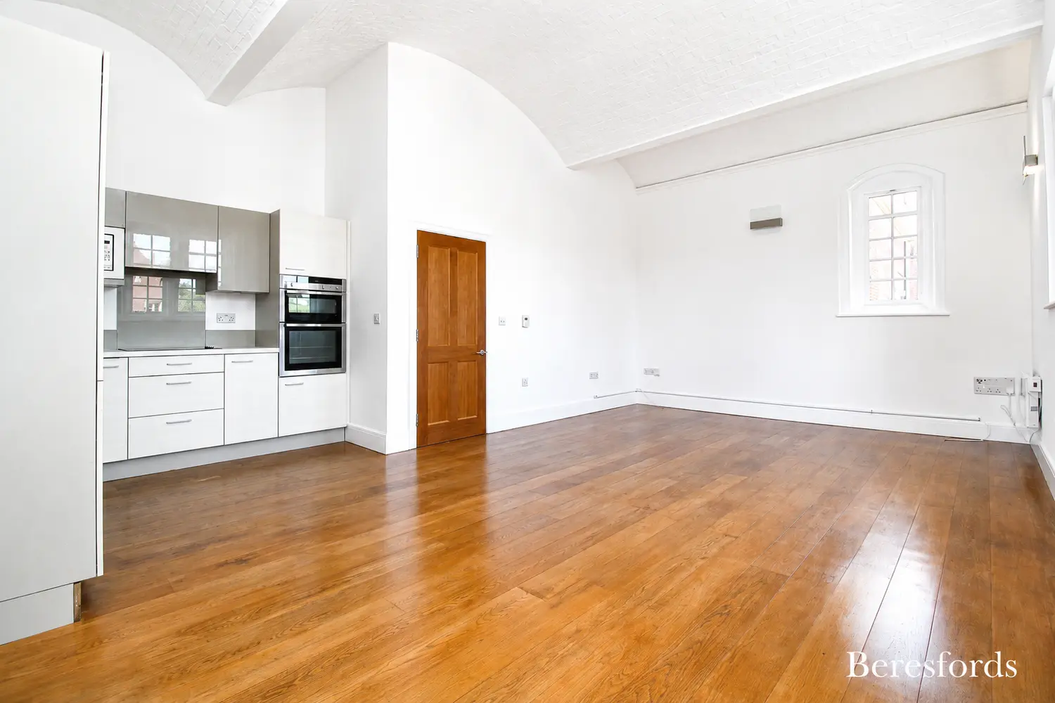 Flat Pastoral Way in Brentwood