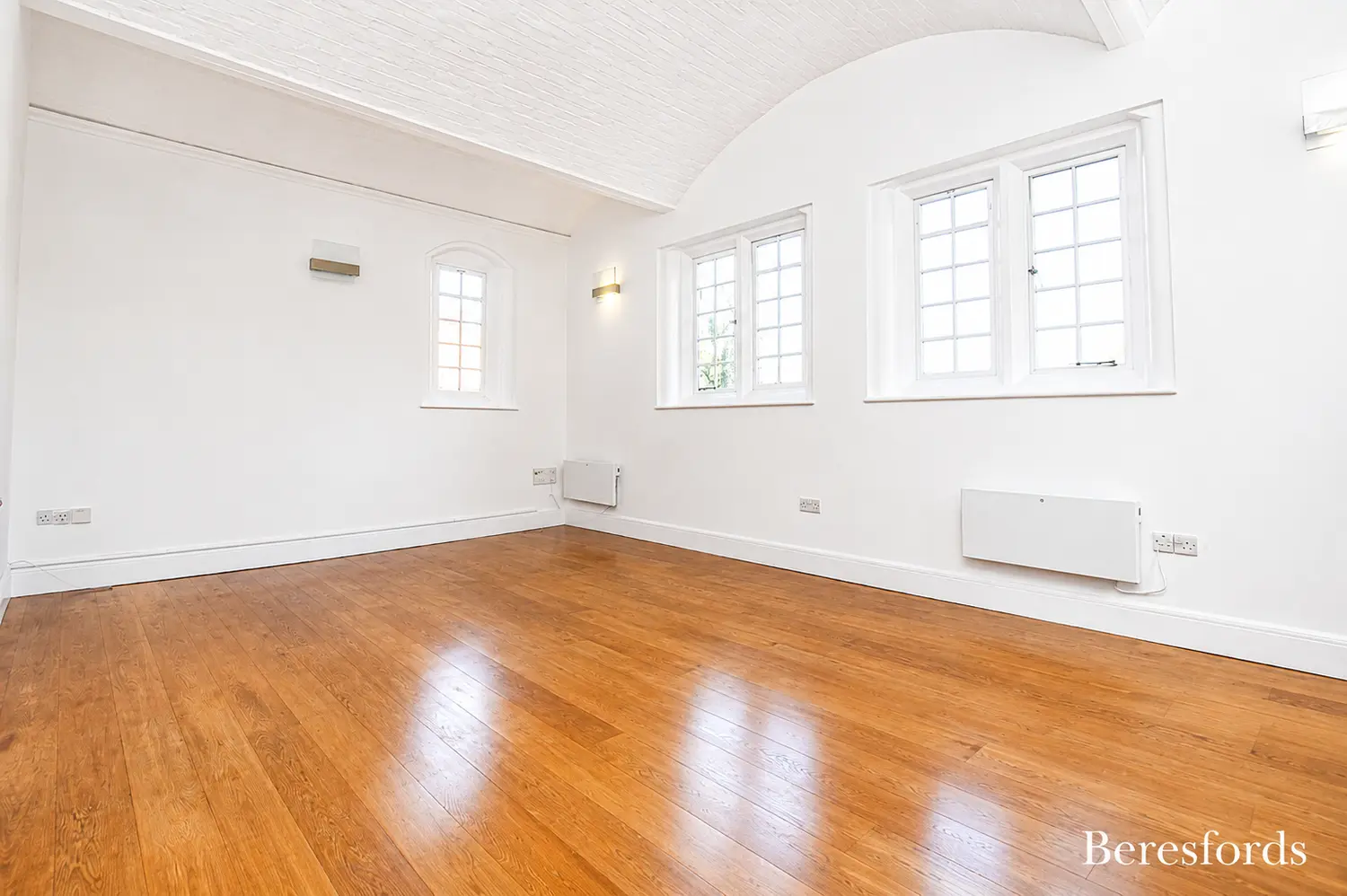 Flat Pastoral Way in Brentwood