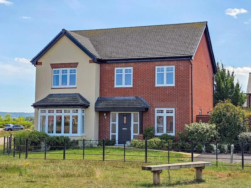 House Ironbridge Road in Tewkesbury