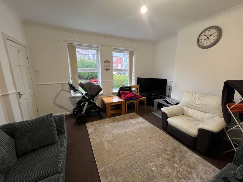Room Stamfordham Road in Newcastle upon Tyne