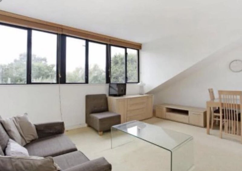 Flat Hartfield Crescent in Greater London