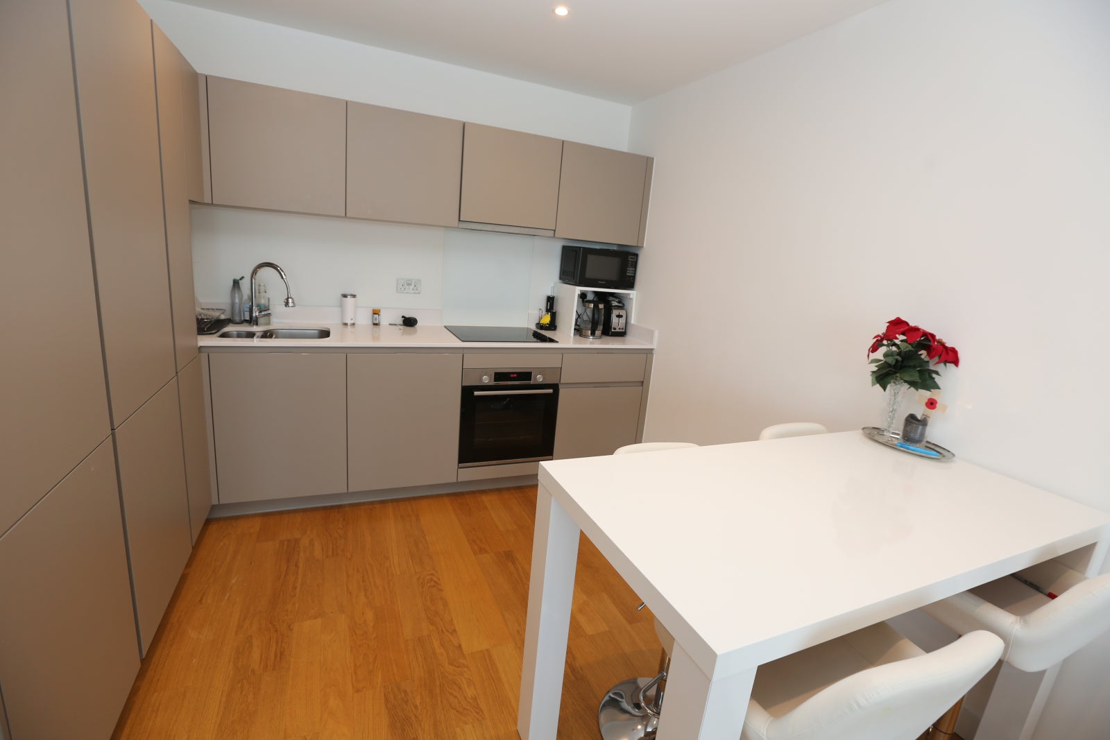 Flat Samara Drive in Greater London
