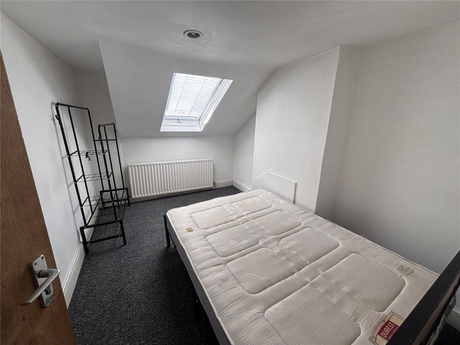 Flat Footscray Road in Greater London