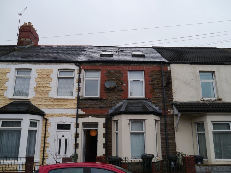 Room Moy Road in Cardiff
